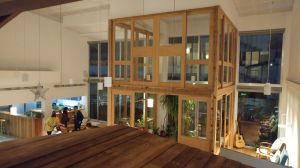 Ausblick vom 1. Stock des Holzhauses im Aufenthaltsraum des Star Hostel Taipei Main Station