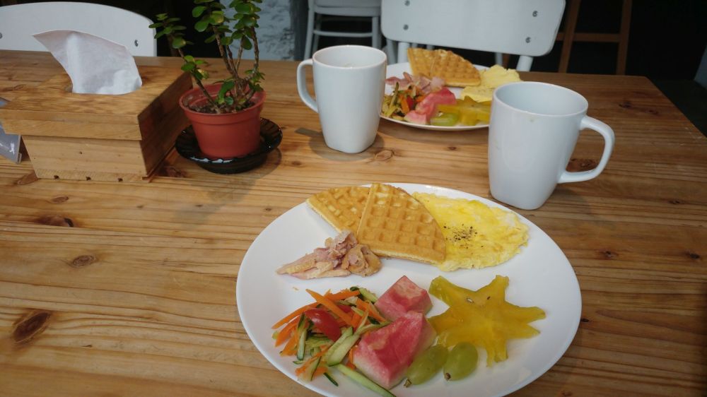 Frühstück mit Waffeln im Star Hostel Taipei Main Station